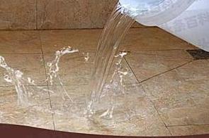 石城漏水维修 免砸砖防水材料该如何施工